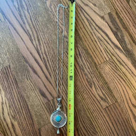 Silver and turquoise costume jewelry long necklace. - Picture 5 of 5